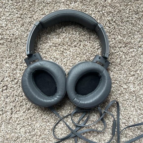 Sony Over Ear Headphones - Picture 3 of 3